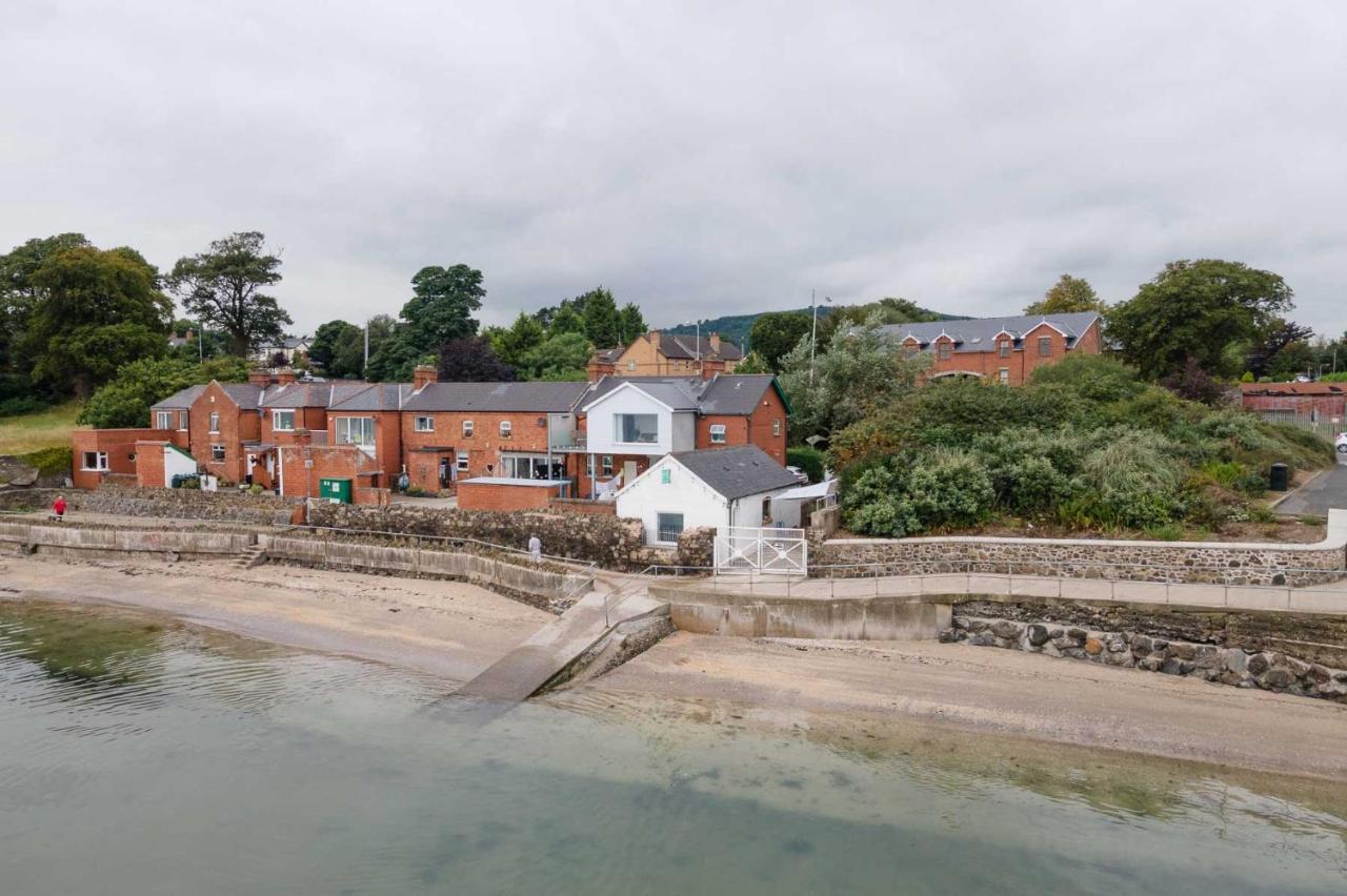 뉴튼애비 Coastguard Boat House On Belfast Lough 빌라 외부 사진