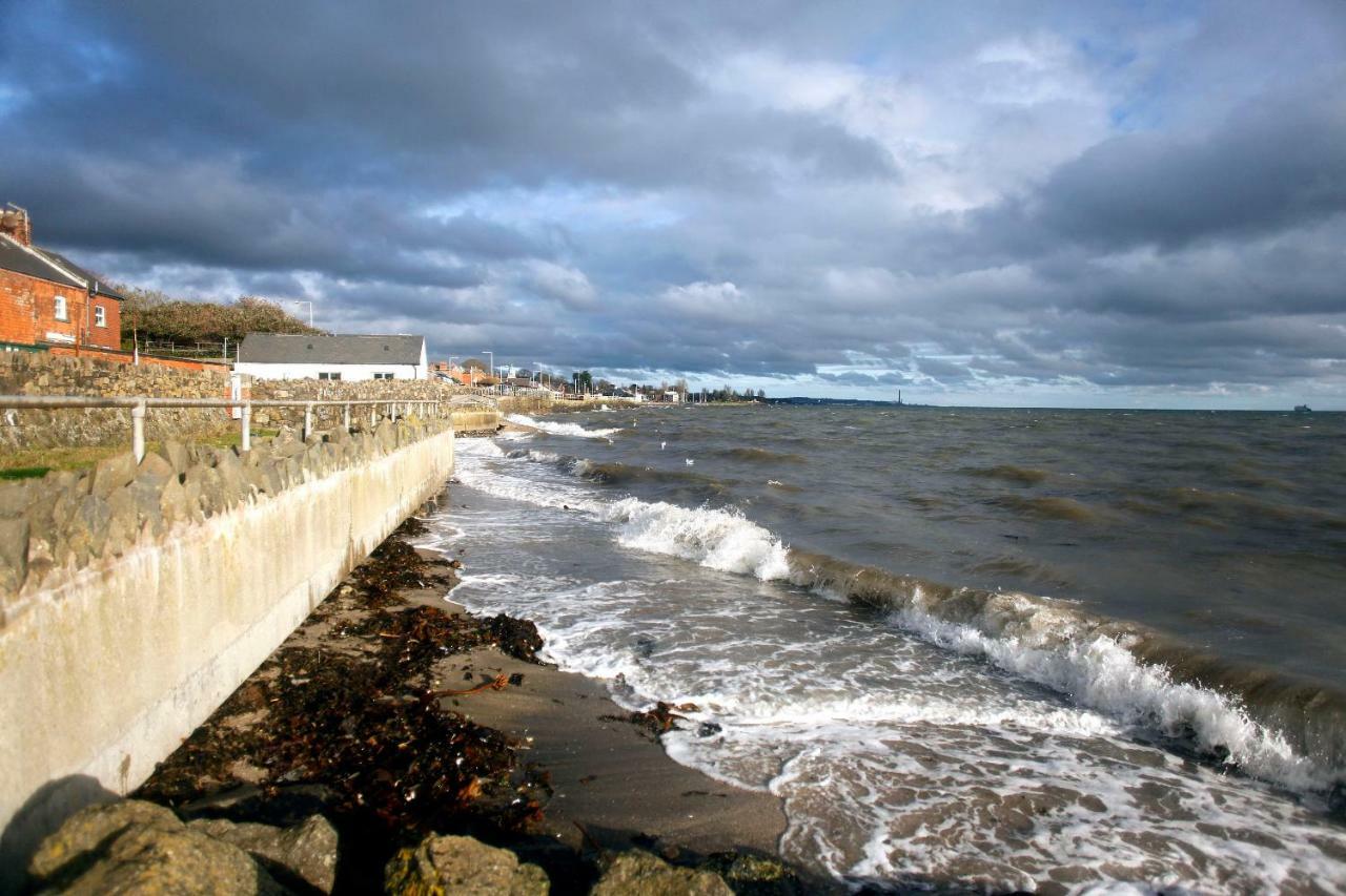 뉴튼애비 Coastguard Boat House On Belfast Lough 빌라 외부 사진