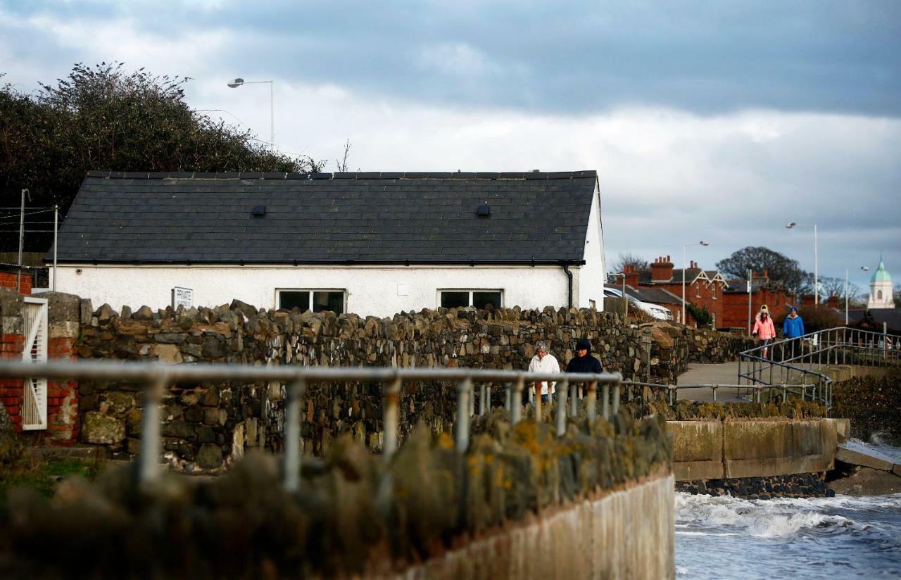 뉴튼애비 Coastguard Boat House On Belfast Lough 빌라 외부 사진