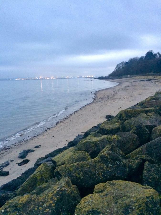 뉴튼애비 Coastguard Boat House On Belfast Lough 빌라 외부 사진